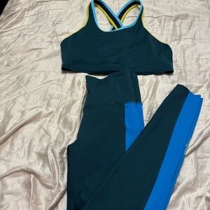 Cotopaxi Blue and Green Activewear Set